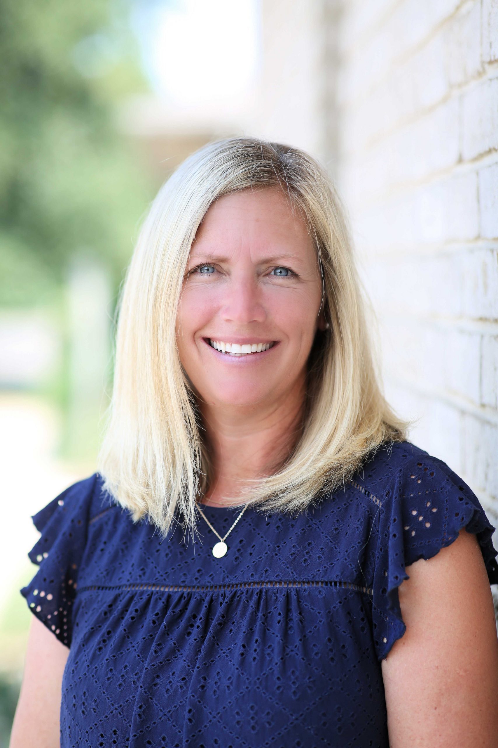 Smiling therapist at Lakeshore Speech Therapy -Julia